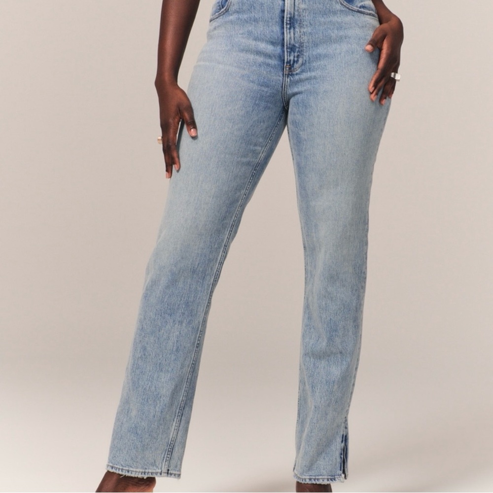 NWOT [Size: 25 Short] Abercrombie Curve Love Ultra High Rise 90s Straight Jean